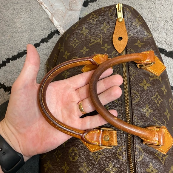 Authentic LV Speedy 35 beautiful condition - Picture 11 of 16